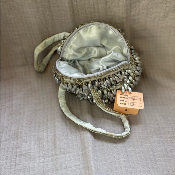 Vintage Silver Beaded Sponge Women's Bag Purse Fun and Beaded - Picture 3 of 6
